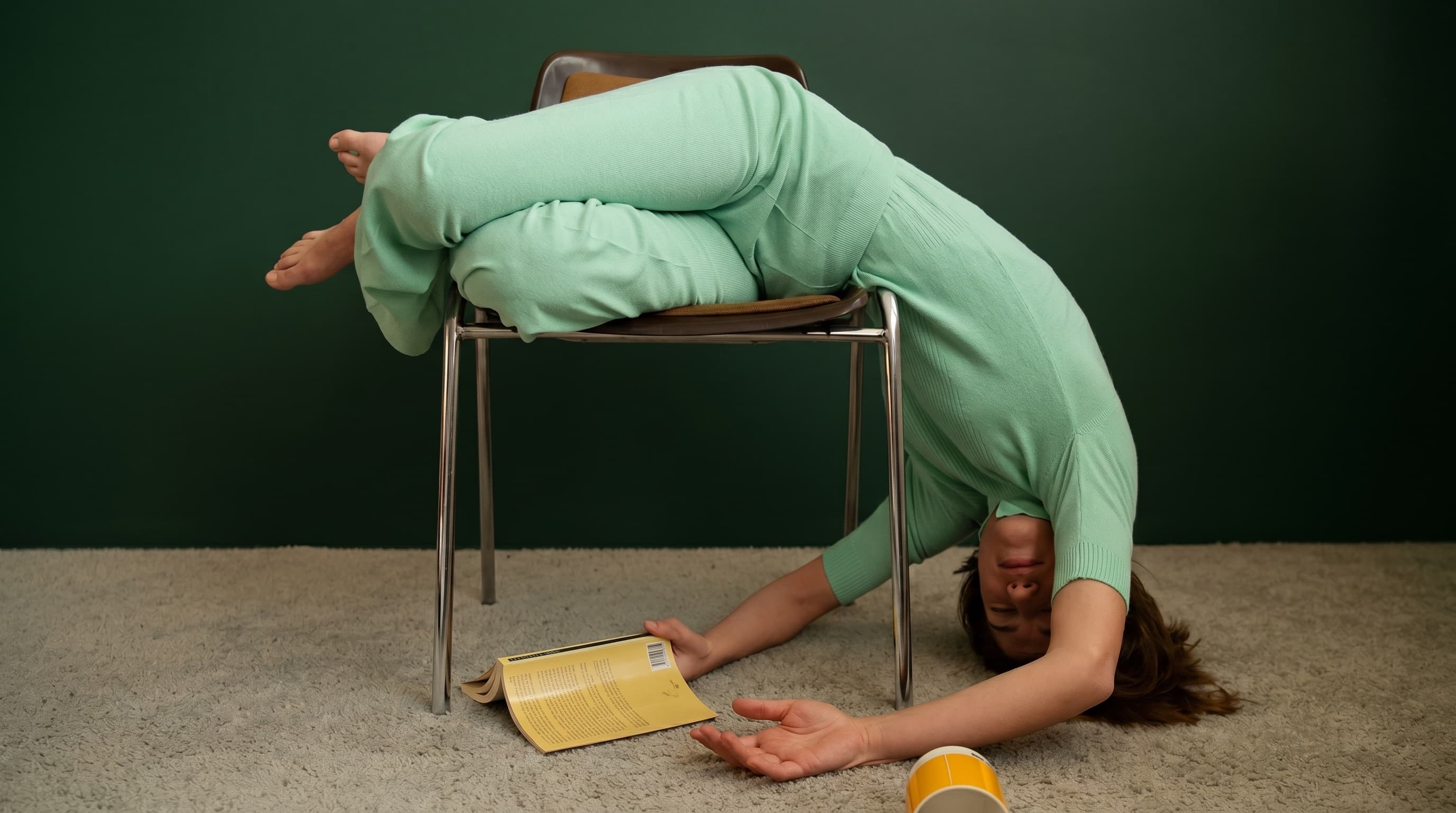 Гидроколонотерапия, капельницы с витаминами, обёртывания «для вывода токсинов» — элементы, к которым стоит присмотреться критически. Часть из них может быть опасна, часть — просто маркетинг в красивой упаковке