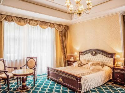 Grand Palace (Гранд Палас)