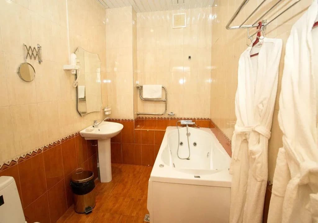 Двухместный люкс с 2 комнатами с балконом двуспальная кровать фото 7