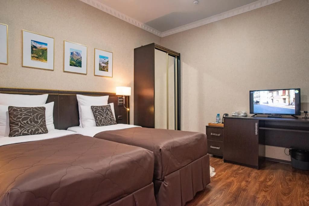 Двухместный номер Standard с балконом (2 отдельные кровати) фото 4