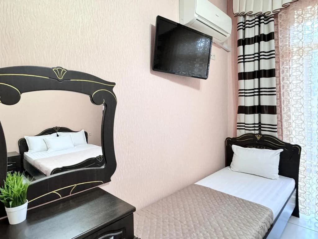Четырёхместный номер Comfort с балконом фото 9