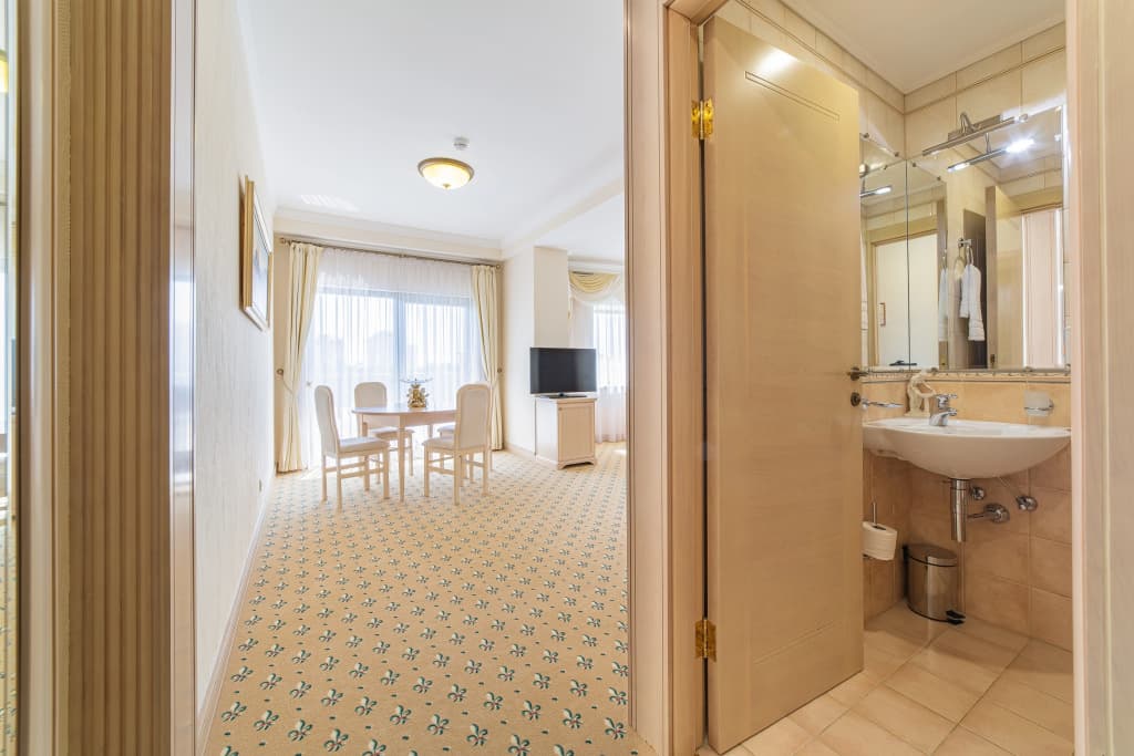 Двухместный люкс Premium с 2 комнатами с балконом двуспальная кровать фото 3