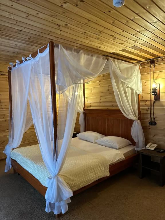 Двухместный номер Комфорт с балконом двуспальная кровать фото 8