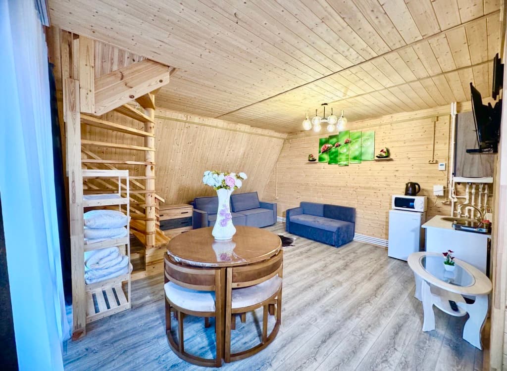 A-frame с кухней 2-уровневный с балконом фото 3