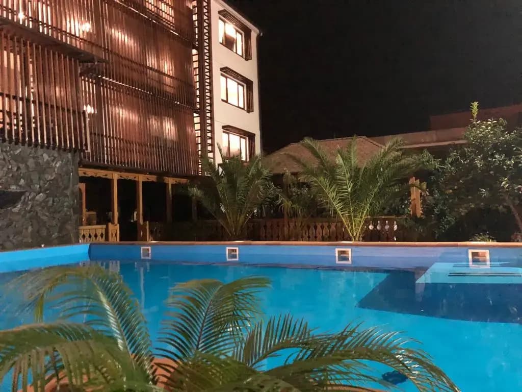 Comfort Hotel  (Комфорт)