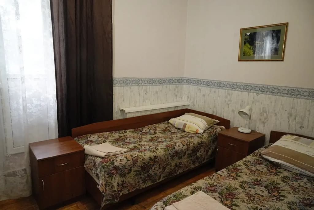 Двухместный номер Standard с балконом (2 отдельные кровати) фото 2