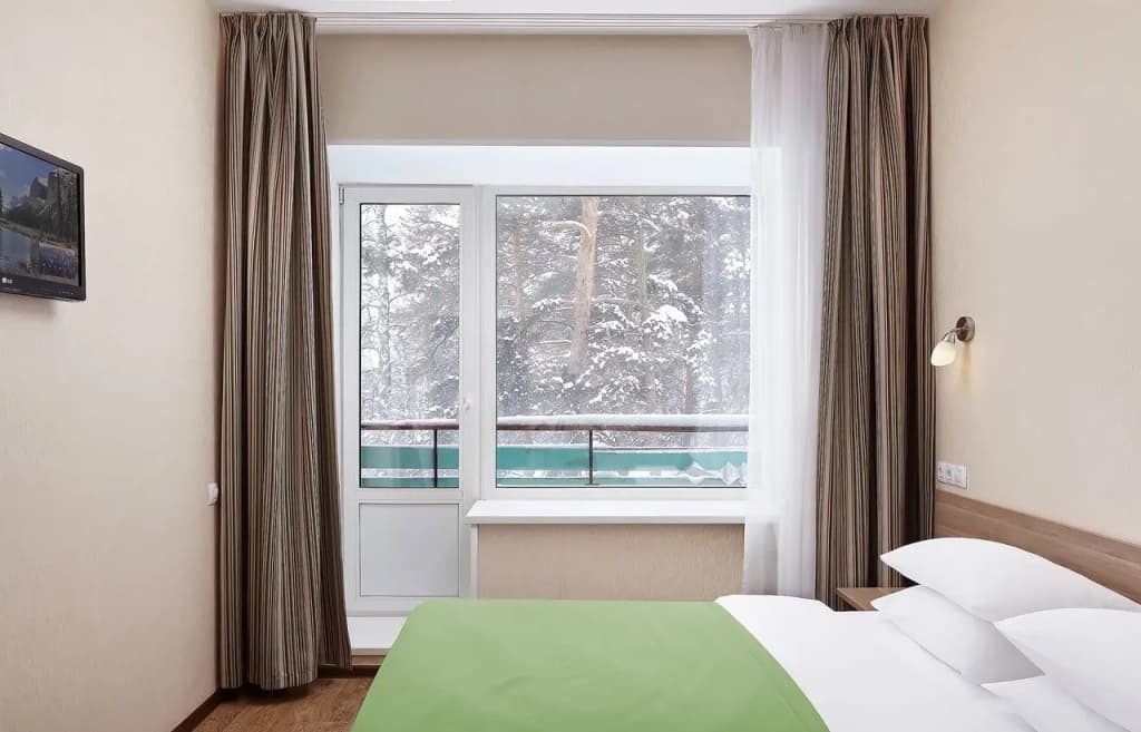 Двухместный номер Comfort (корпус 8) двуспальная кровать фото 3