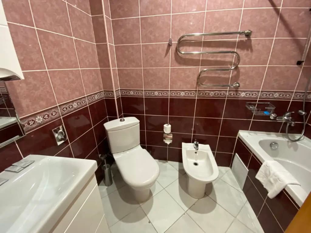 Двухместный номер (главный корпус) Standard с балконом и с боковым видом на море двуспальная кровать фото 13