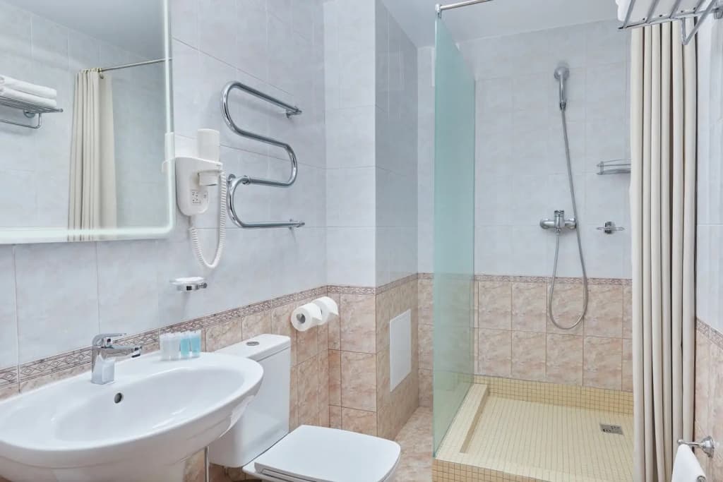 Двухместный номер Семейный Корпус 4 с балконом двуспальная кровать фото 5