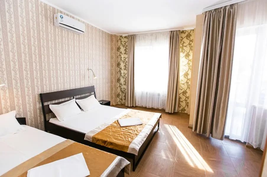Трёхместный номер Comfort с видом на внутренний двор фото 2