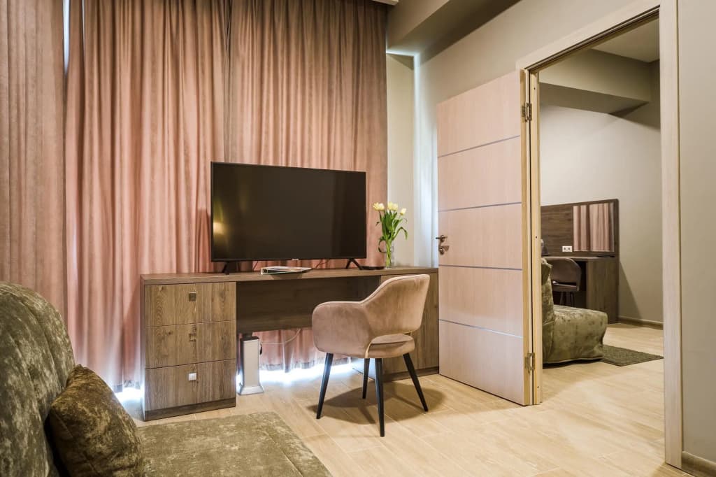 Двухместный номер корпус 1 Comfort с 2 комнатами двуспальная кровать фото 7