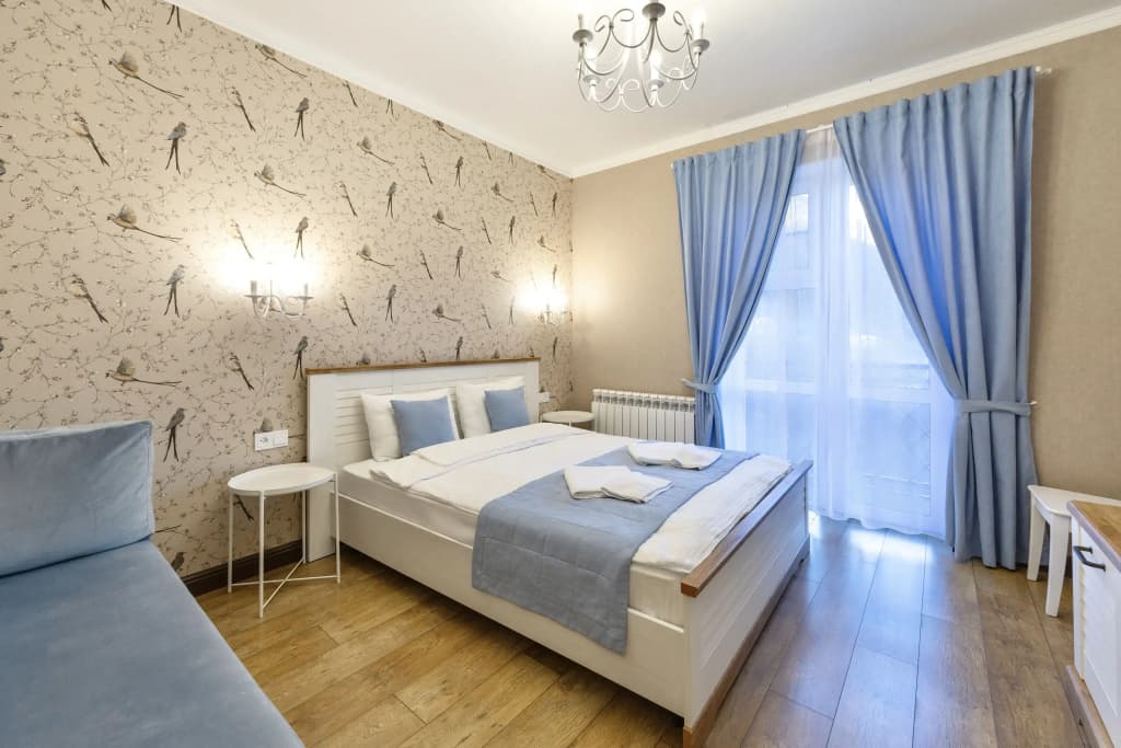 Двухместный номер Comfort с балконом и с видом на горы двуспальная кровать фото 2