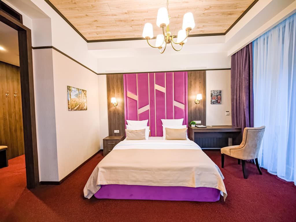 Двухместный номер Luxury с балконом двуспальная кровать фото 2
