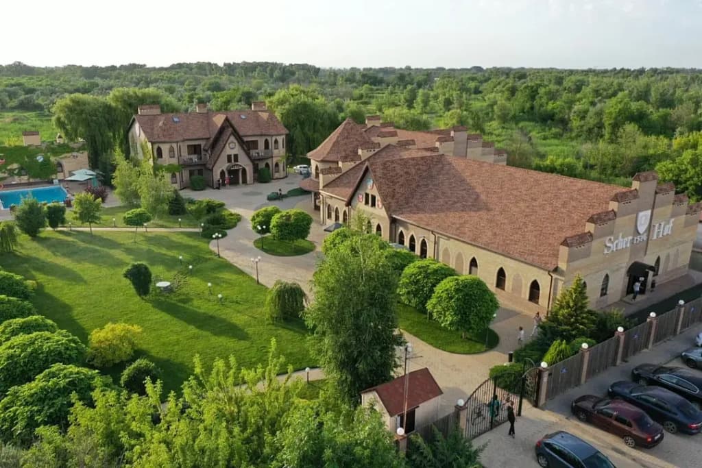 Scher Hof (Шер Хоф)