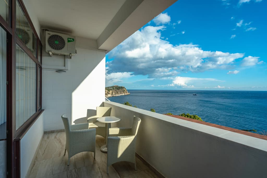 Suite 3 Brown с балконом и с видом на море фото 7