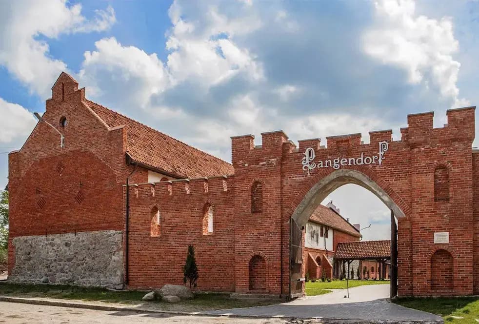 Гостиничный комплекс «Замок Романовски» фото 1