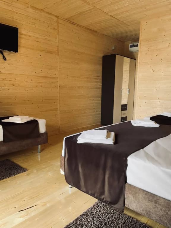 Четырёхместный полулюкс Comfort с видом на внутренний двор фото 11