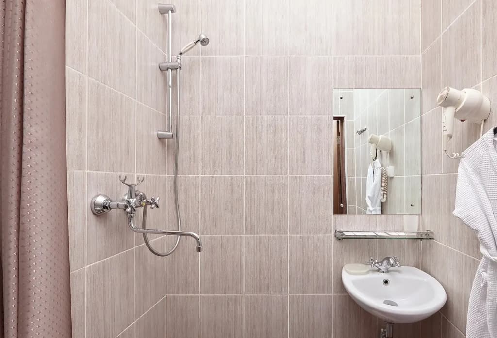 Двухместный номер Comfort (корпус 8) двуспальная кровать фото 4