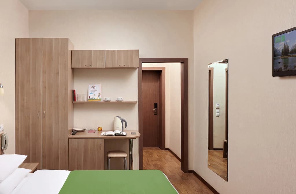 Двухместный номер Comfort (корпус 8) двуспальная кровать фото 2