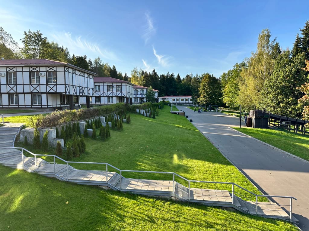 Lesnoy (Лесной парк-отель)