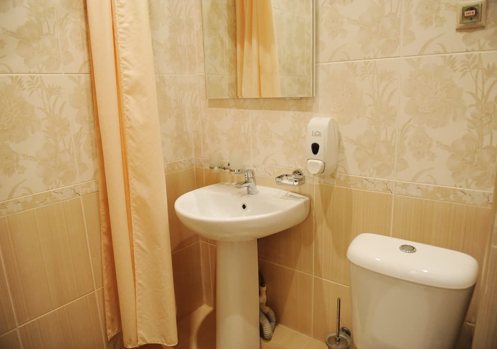 Двухместный номер Standard с балконом (2 отдельные кровати) фото 3