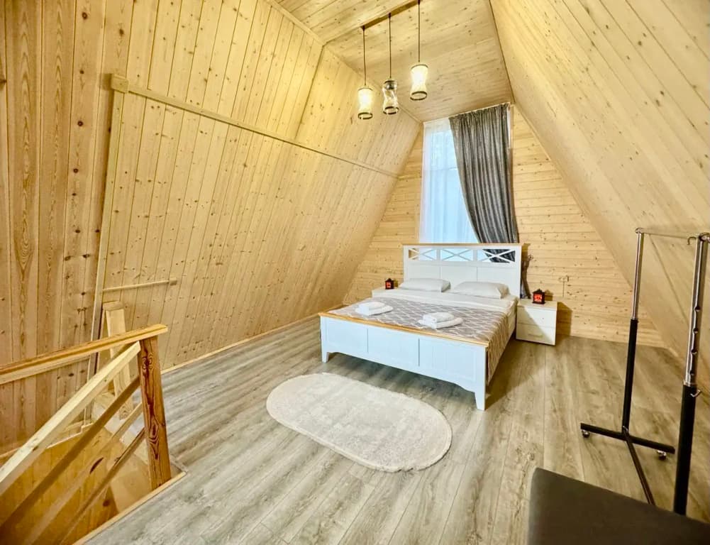 A-frame с кухней 2-уровневный с балконом фото 9