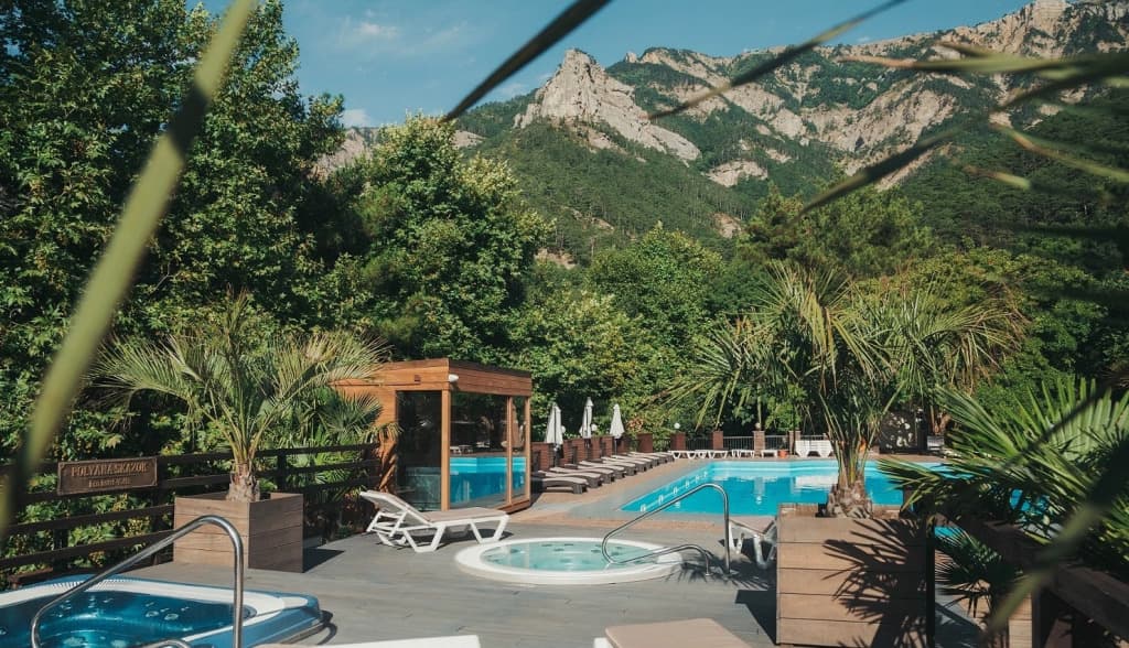 Курортный отель Поляна Сказок фото 2