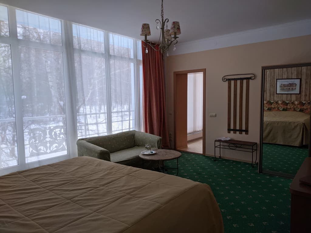 Двухместный номер Стандарт Комфорт с балконом двуспальная кровать фото 2