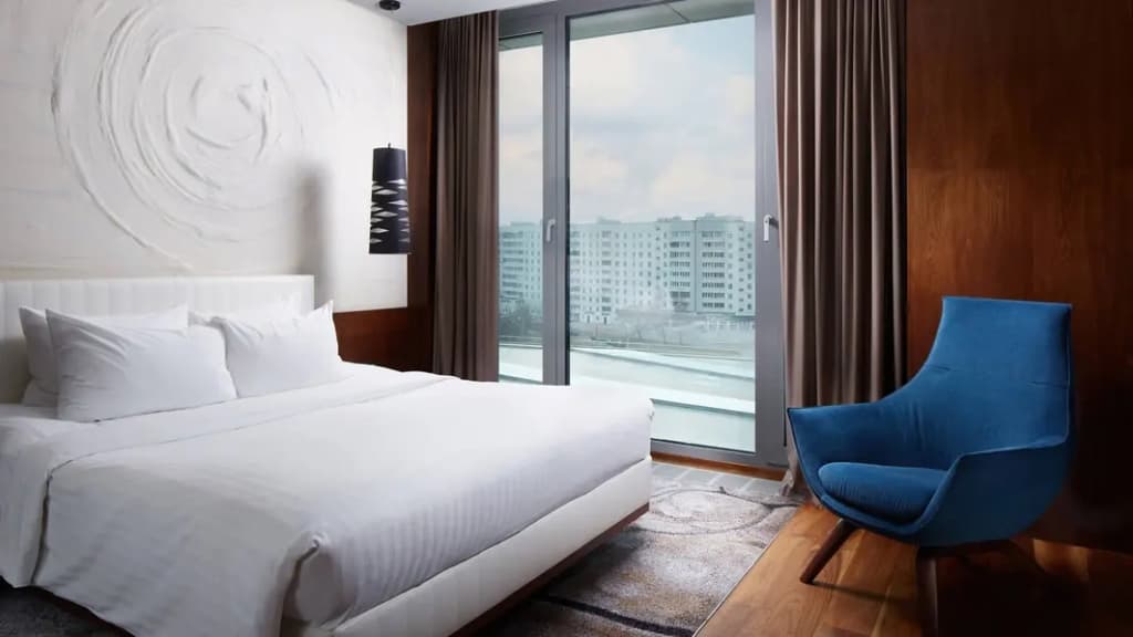 Двухместный люкс Hospitality с видом на город двуспальная кровать