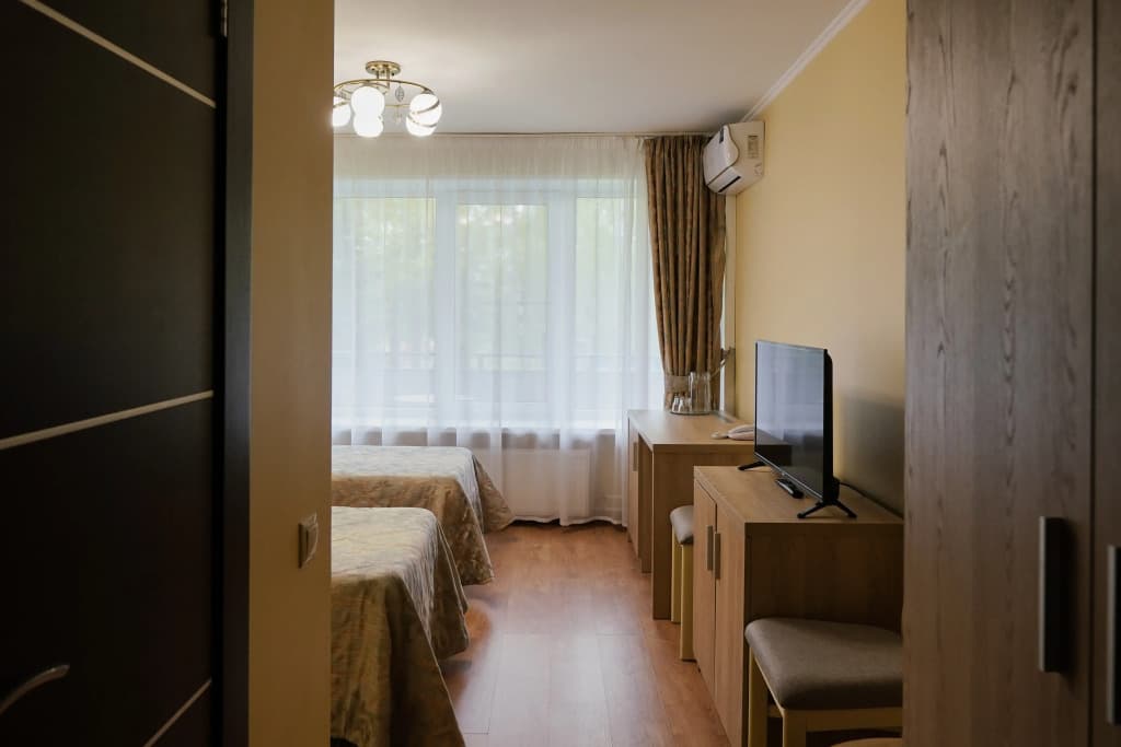 Двухместный Номер Корпус 7 Стандартный c 1 комнатой с балконом (2 отдельные кровати) фото 4