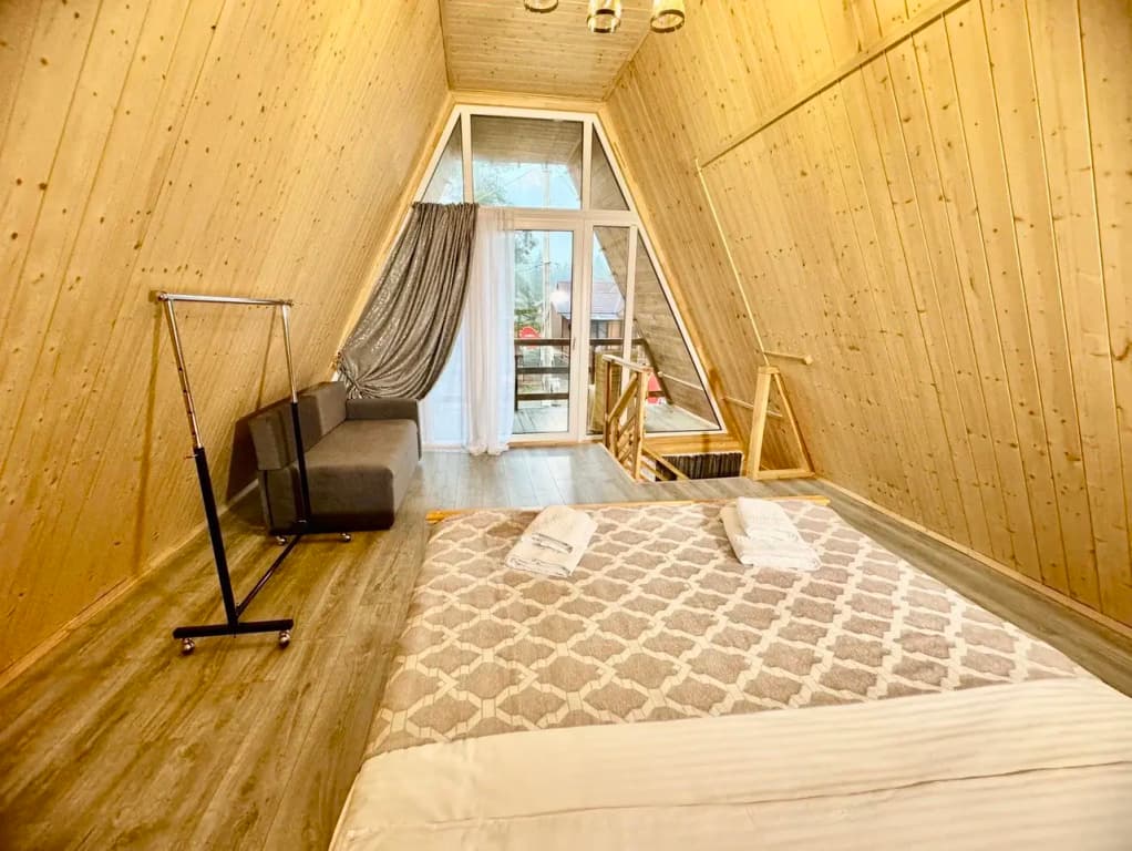 A-frame с кухней 2-уровневный с балконом фото 10