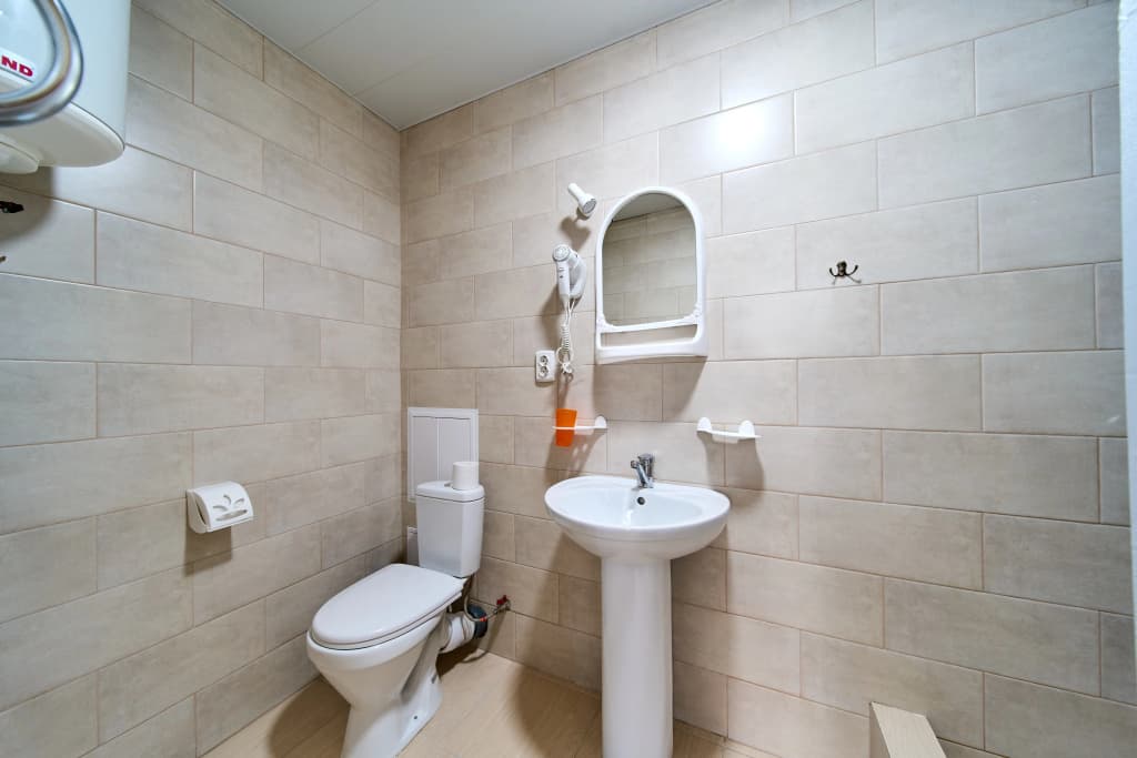 Номер Эконом Двухкомнатный с балконом двуспальная кровать фото 20