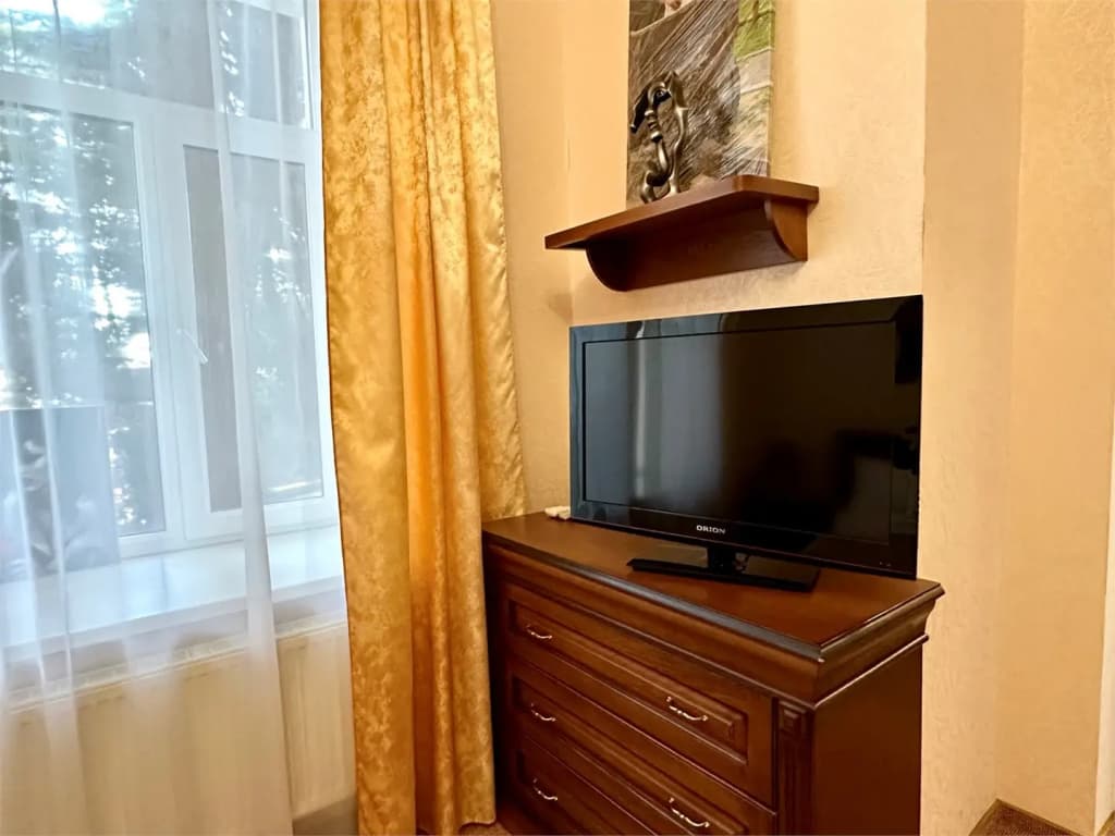 Двухместный люкс с балконом и с видом на бассейн двуспальная кровать фото 4