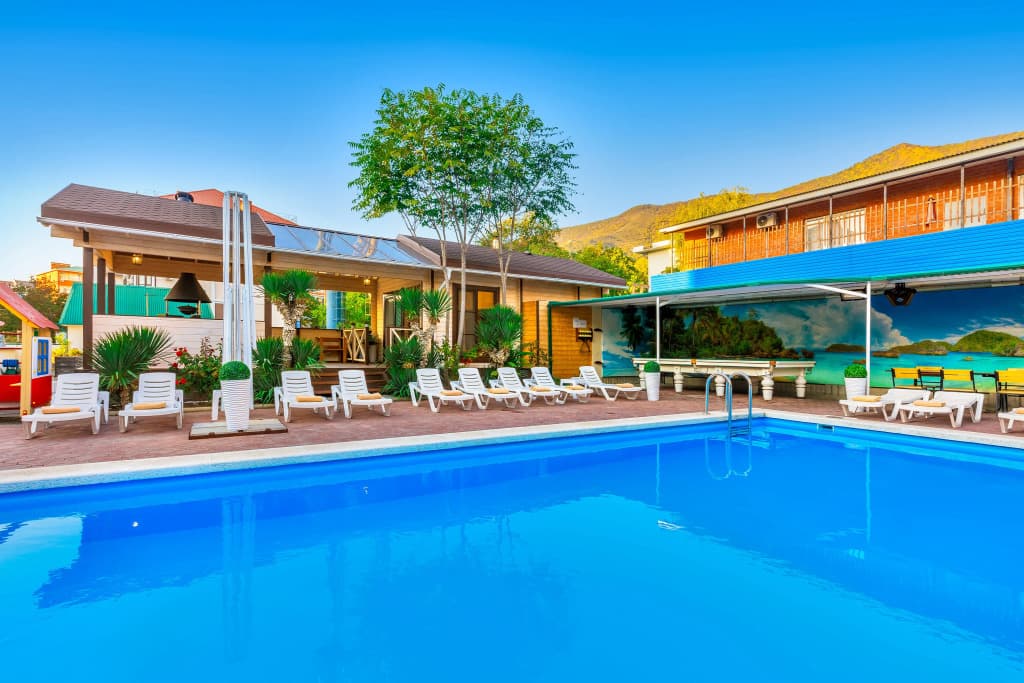 Атлас фото 8