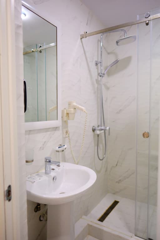 Двухместный номер Standard с балконом двуспальная кровать фото 13