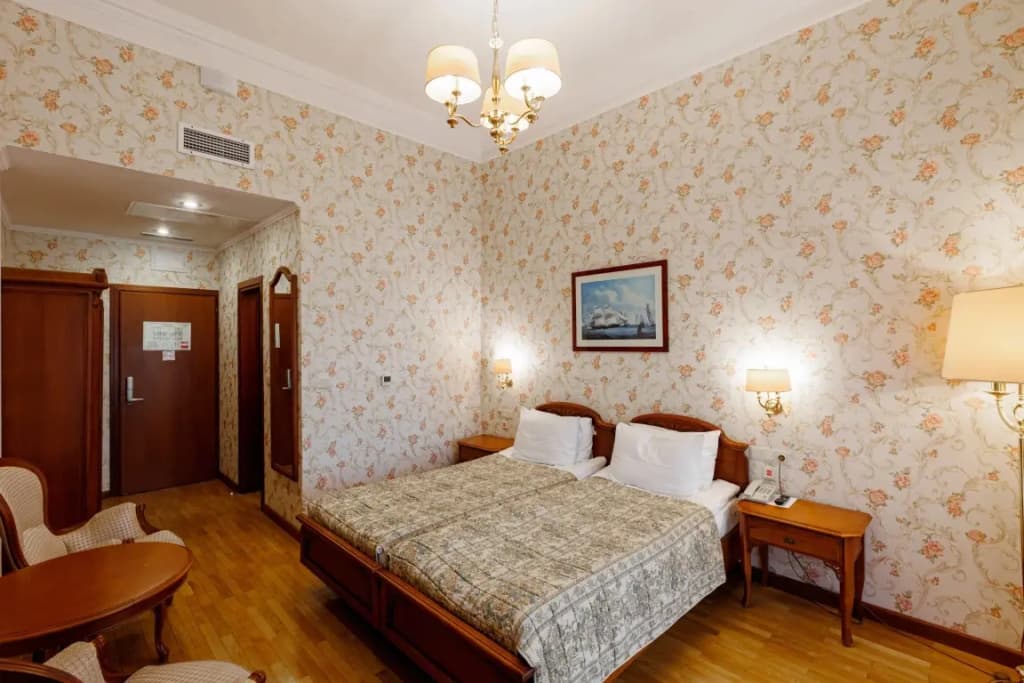 Номер (северная сторона) Deluxe с балконом и с видом на парк фото 1