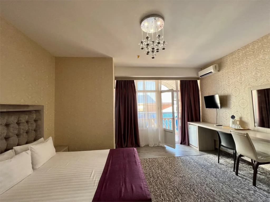 Двухместный номер Comfort с балконом и с частичным видом на море фото 6