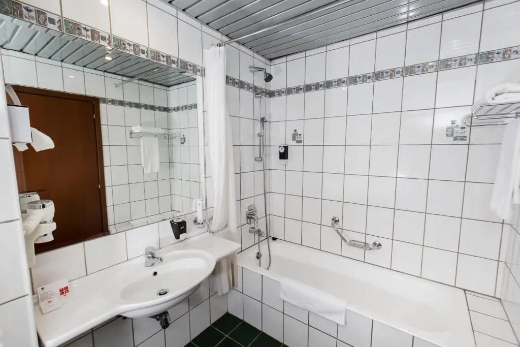 Двухместный номер Стандарт двуспальная кровать фото 3