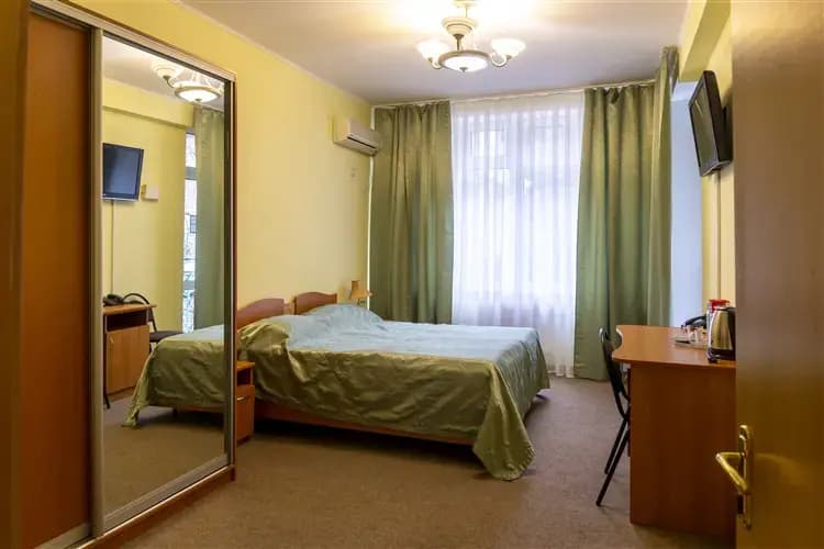 Двухместный номер Комфорт двуспальная кровать фото 3