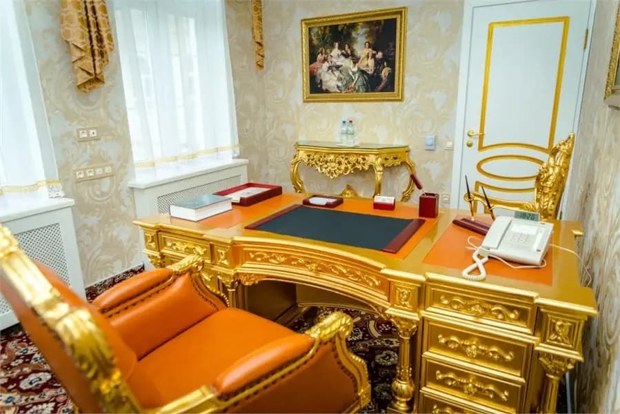 Двухместный люкс «Меньшиков» с балконом двуспальная кровать фото 12