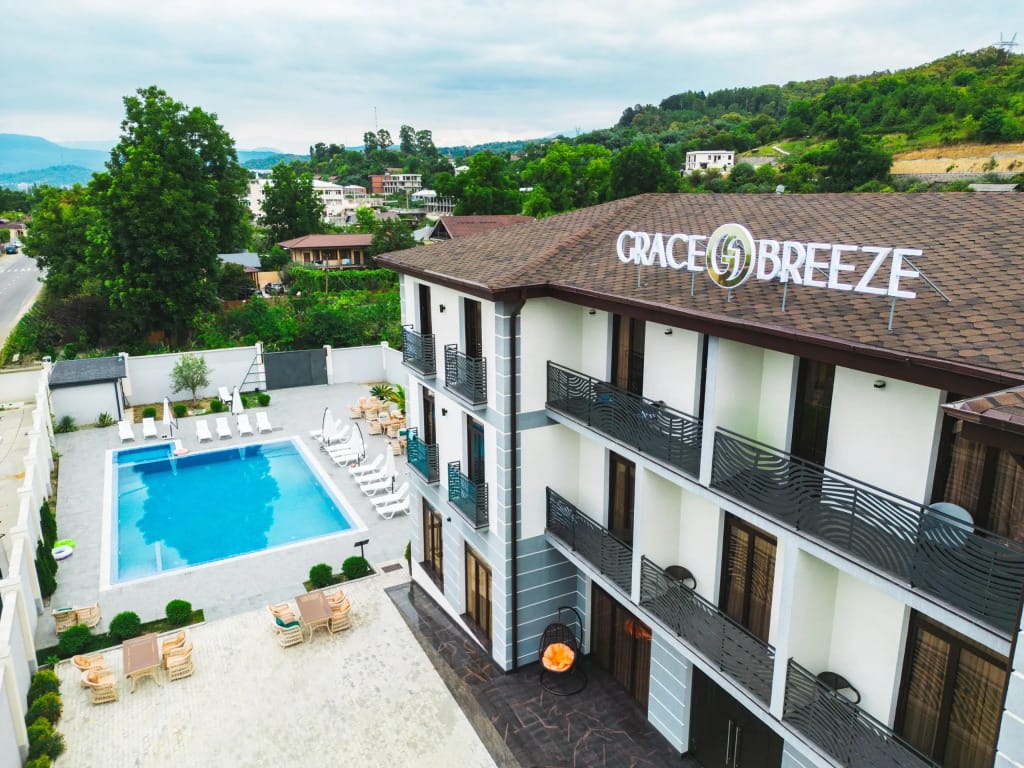 Грейс Бриз фото 1