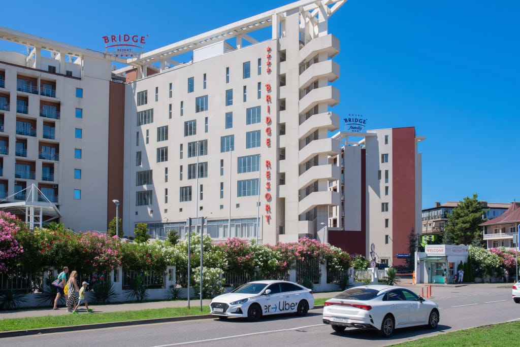 Bridge Family (Бридж Фэмили) фото 1