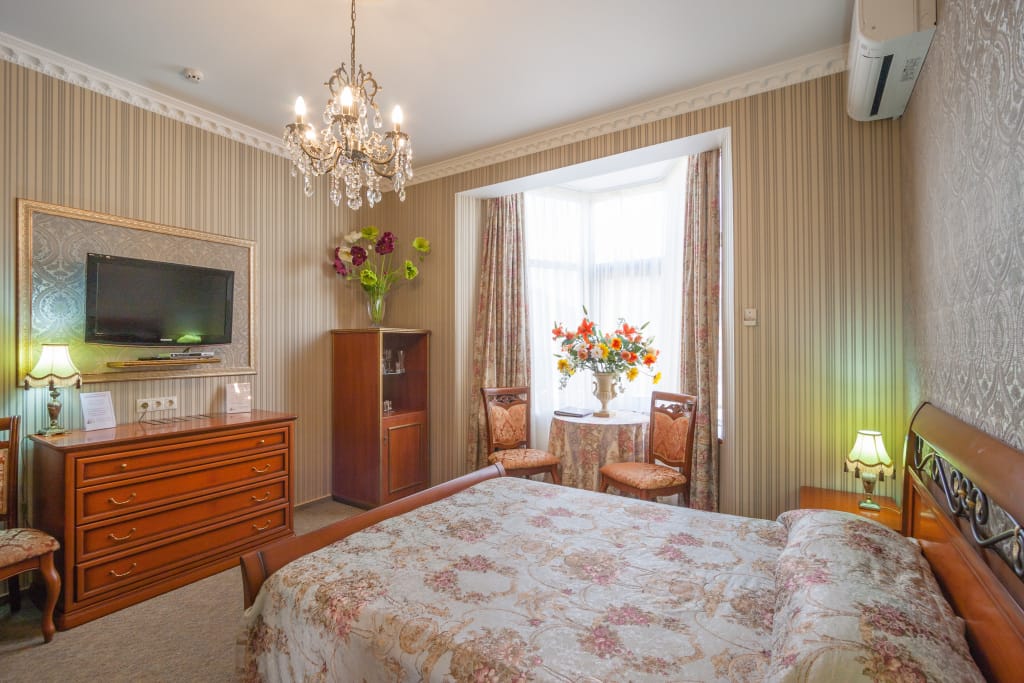 Шери Холл фото 3