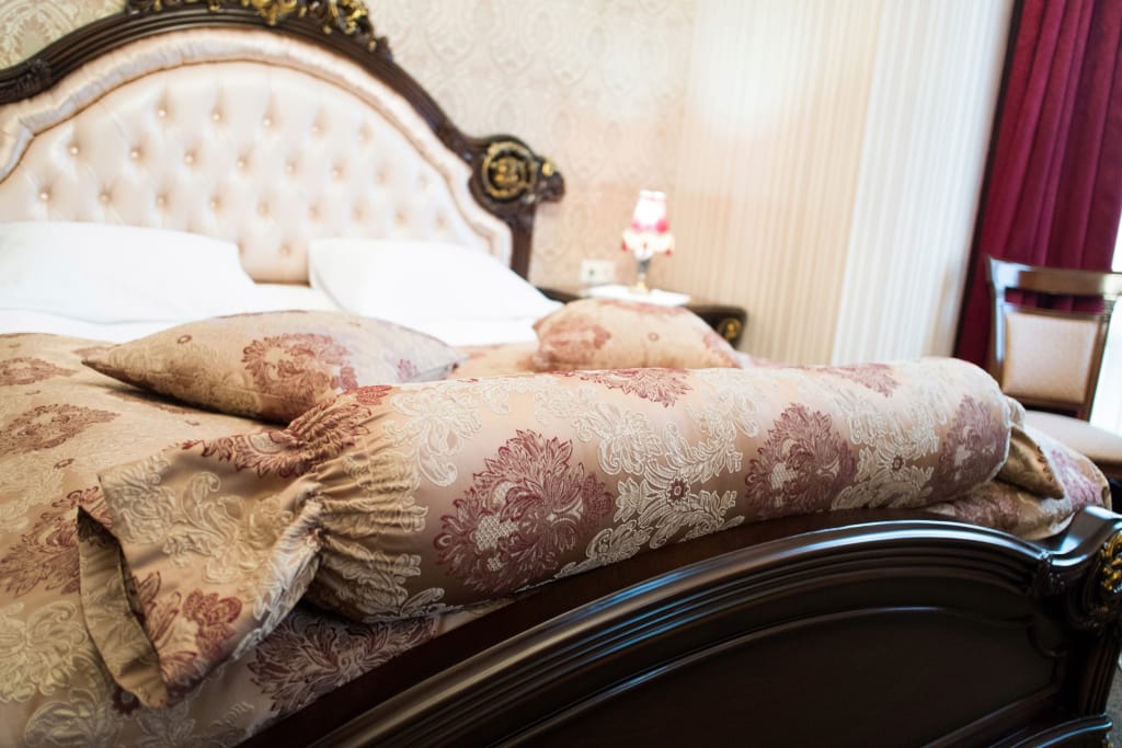 Шери Холл фото 4